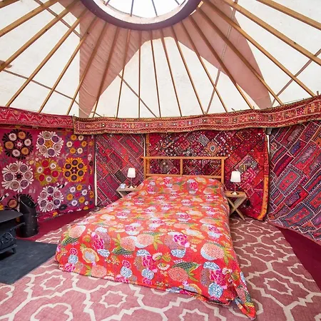 Festival Yurts Hay-On-Wye Hotel Exterior photo