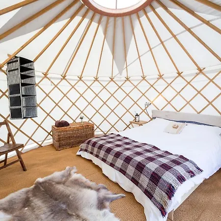 Festival Yurts Hay-On-Wye Hotel Exterior photo